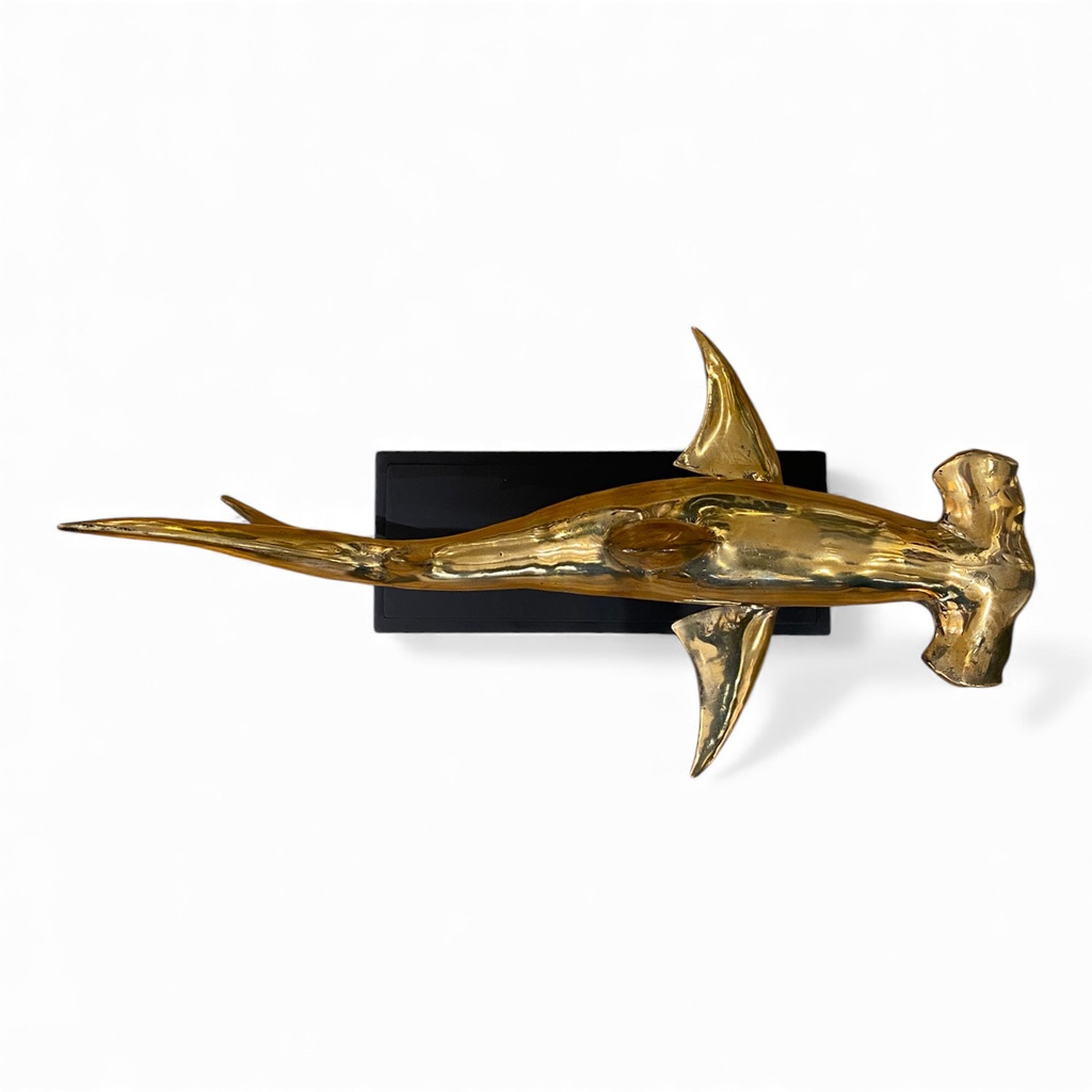 hammerhai_skultpur_gold (2).jpg